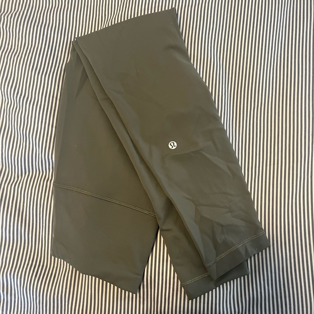 Wunder train army green 25 inch inseam size 8 high rise